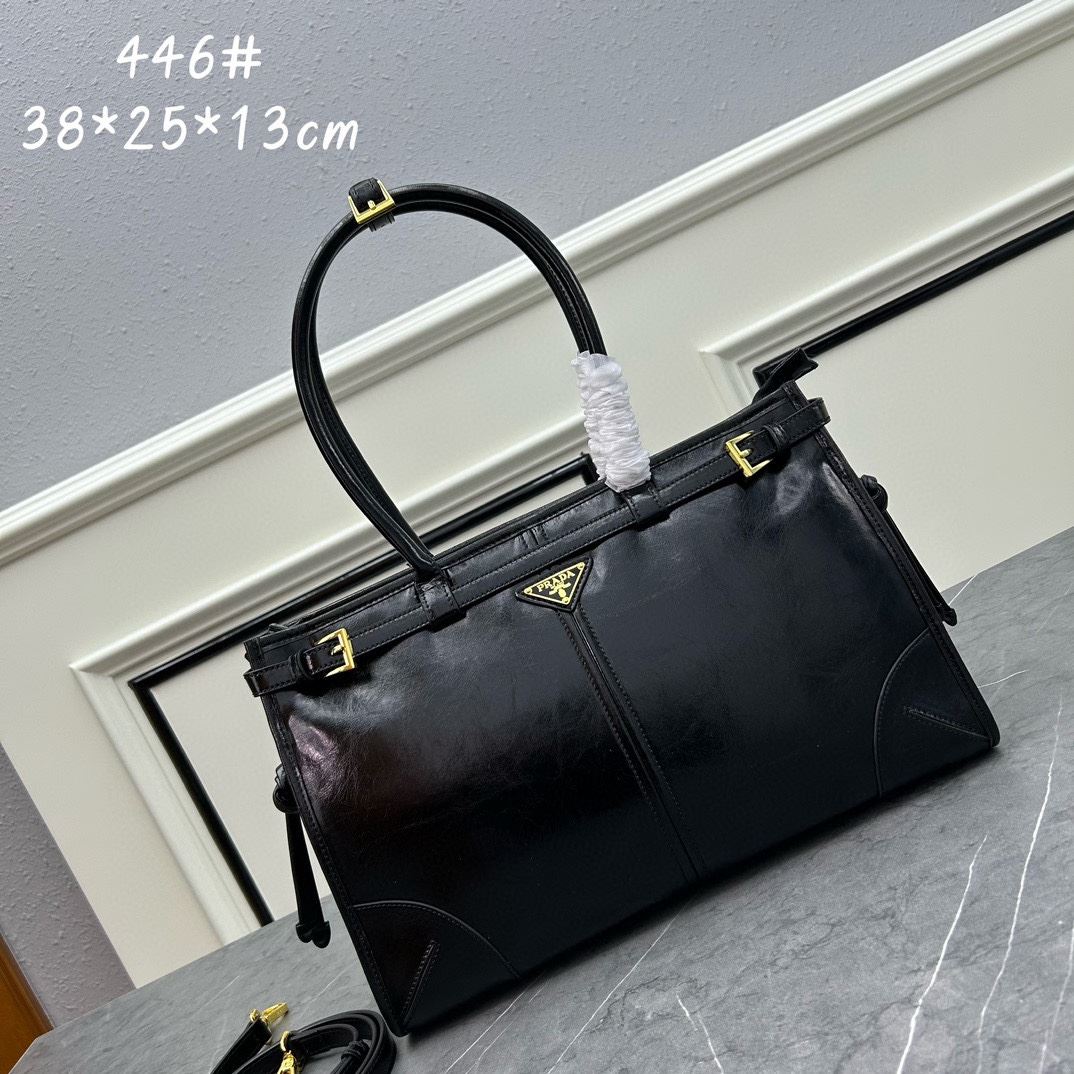 Pra*a top handle bags